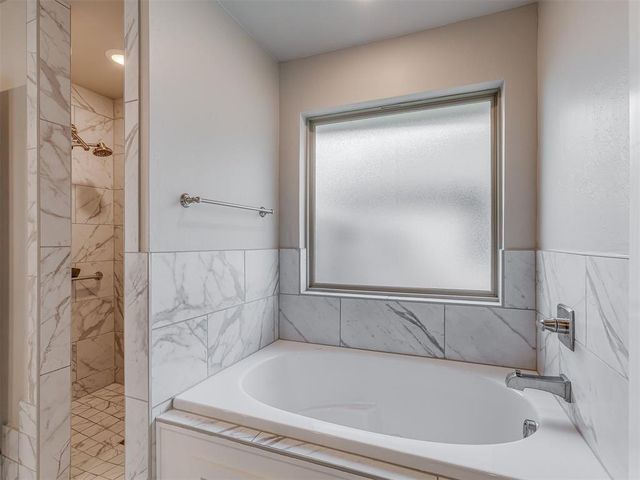 8300 Lambert Way, Edmond, OK 73034