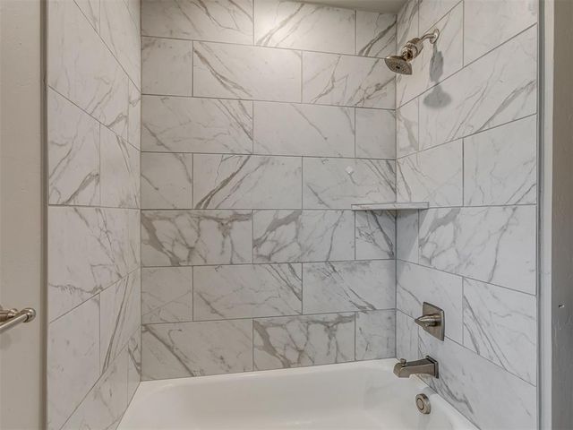 8300 Lambert Way, Edmond, OK 73034