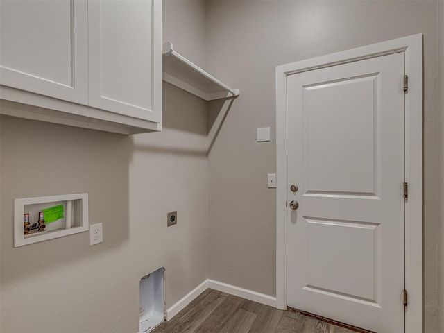 8300 Lambert Way, Edmond, OK 73034