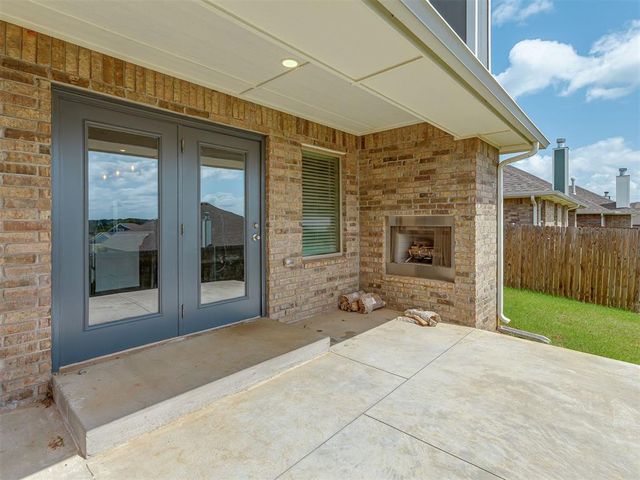 8300 Lambert Way, Edmond, OK 73034