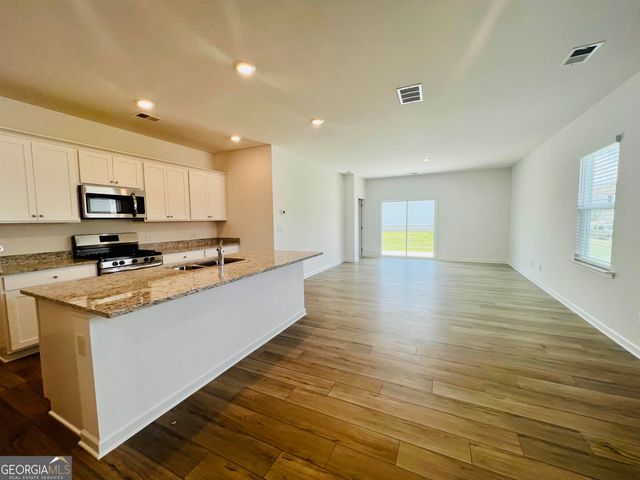 4005 Berry Farm Court, Loganville, GA 30052