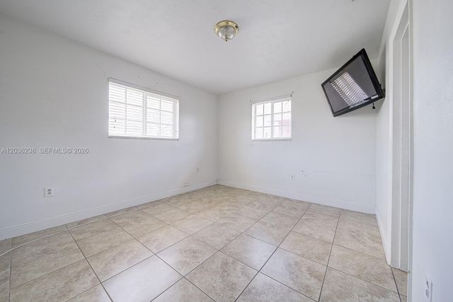 11250 SW 7th St, Sweetwater, FL 33174