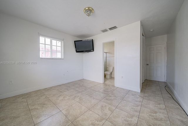 11250 SW 7th St, Sweetwater, FL 33174