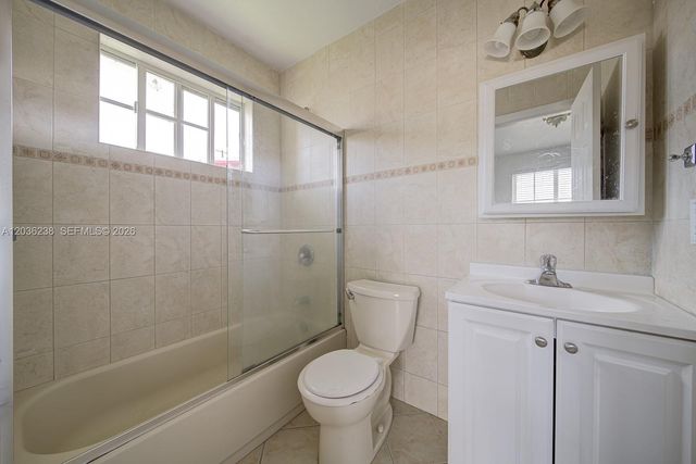 11250 SW 7th St, Sweetwater, FL 33174