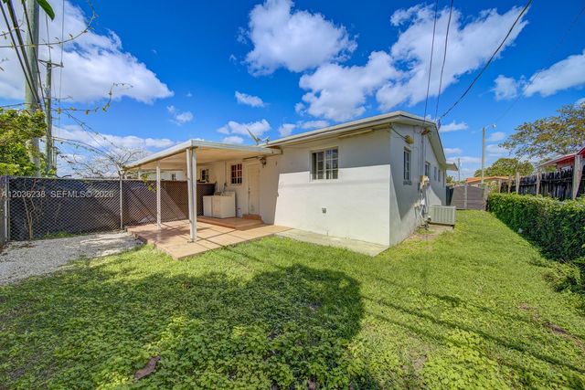 11250 SW 7th St, Sweetwater, FL 33174