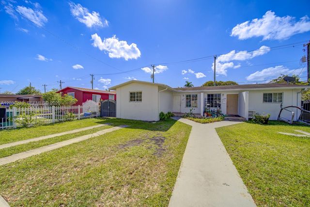 11250 SW 7th St, Sweetwater, FL 33174