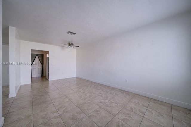 11250 SW 7th St, Sweetwater, FL 33174