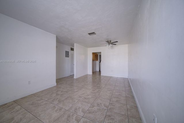11250 SW 7th St, Sweetwater, FL 33174