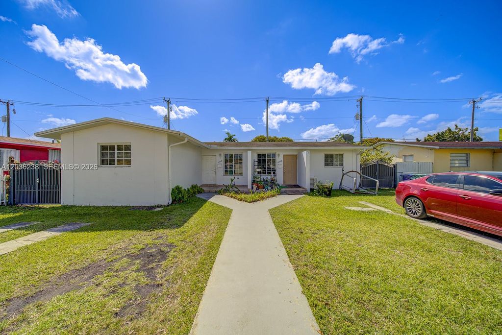 11250 SW 7th St, Sweetwater, FL 33174