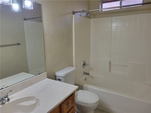 7010 Eldora Dr, Corpus Christi, TX 78413