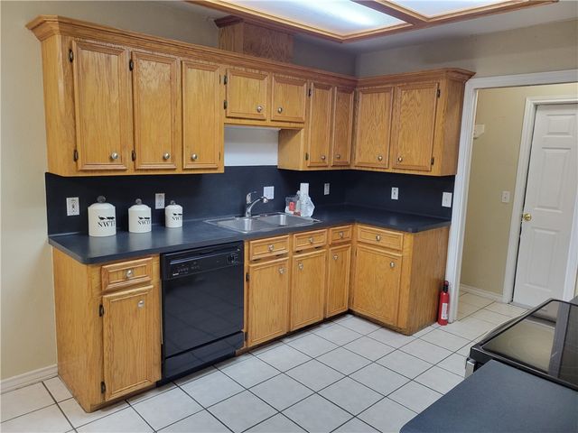 7010 Eldora Dr, Corpus Christi, TX 78413