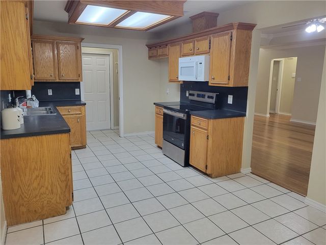 7010 Eldora Dr, Corpus Christi, TX 78413