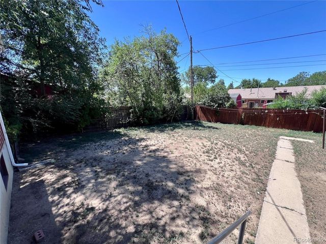 1466 E 111th Pl, Northglenn, CO 80233