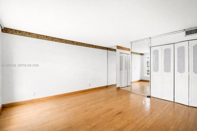 5802 Coral Lake Dr 102, Margate, FL 33063