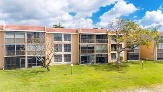 5802 Coral Lake Dr 102, Margate, FL 33063
