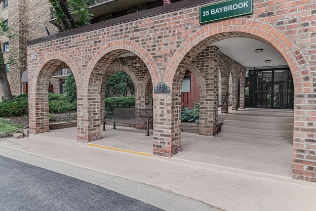 35 S Baybrook Drive 610, Palatine, IL 60074