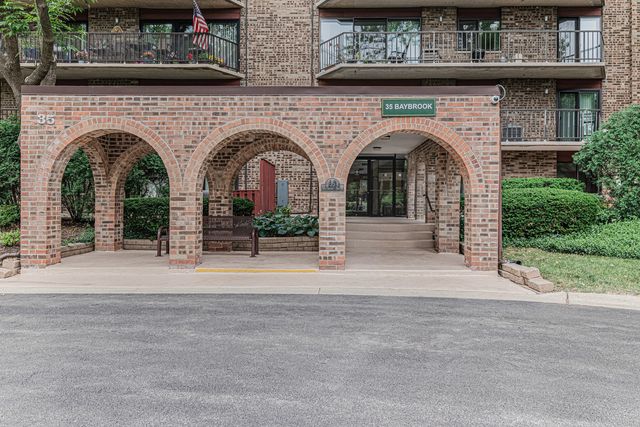 35 S Baybrook Drive 610, Palatine, IL 60074