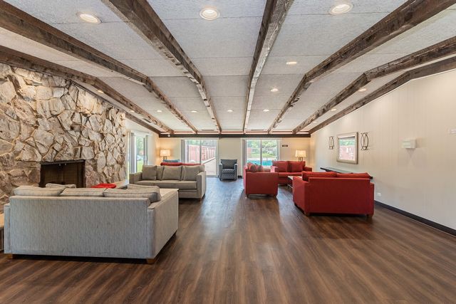 35 S Baybrook Drive 610, Palatine, IL 60074