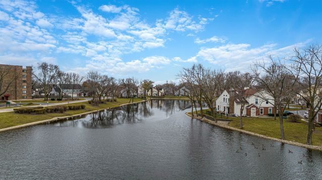 35 S Baybrook Drive 610, Palatine, IL 60074