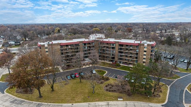 35 S Baybrook Drive 610, Palatine, IL 60074