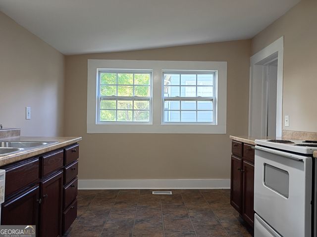 207 Park Avenue B, Lagrange, GA 30240