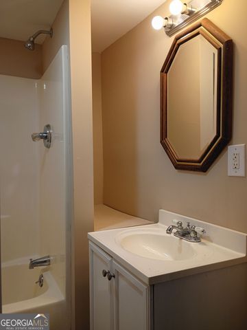 207 Park Avenue B, Lagrange, GA 30240
