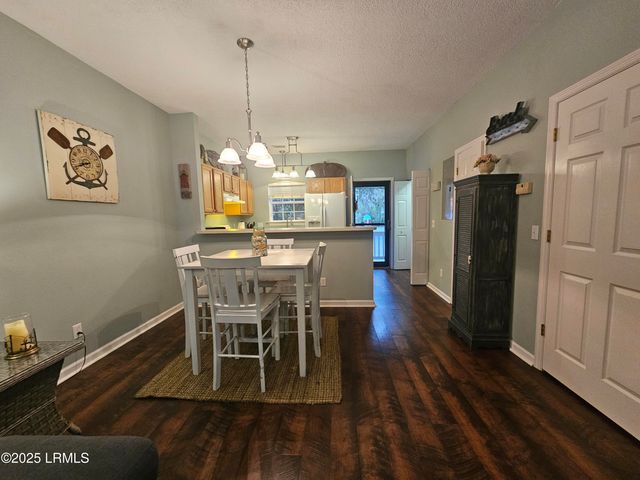 1105 13th St Apt E, Port Royal, SC 29935