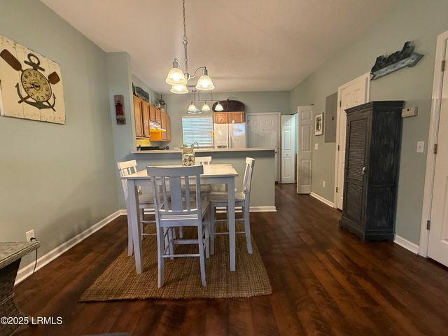 1105 13th St Apt E, Port Royal, SC 29935