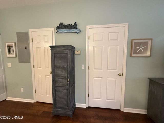 1105 13th St Apt E, Port Royal, SC 29935