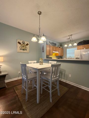 1105 13th St Apt E, Port Royal, SC 29935