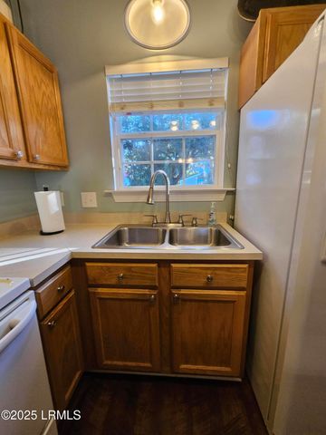 1105 13th St Apt E, Port Royal, SC 29935