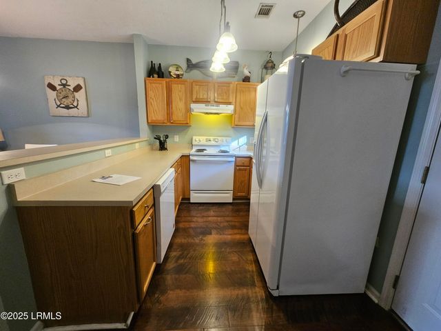 1105 13th St Apt E, Port Royal, SC 29935