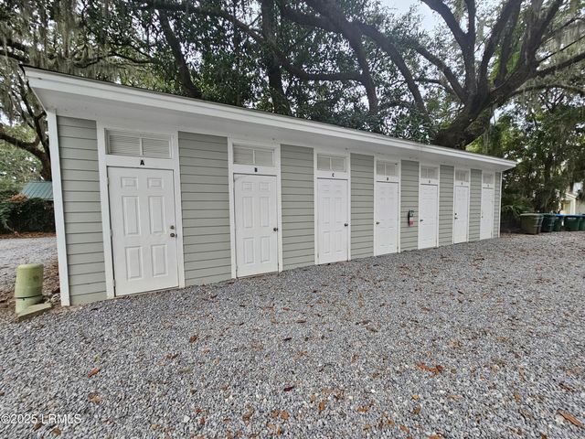 1105 13th St Apt E, Port Royal, SC 29935