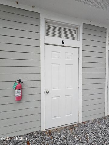 1105 13th St Apt E, Port Royal, SC 29935