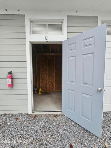 1105 13th St Apt E, Port Royal, SC 29935