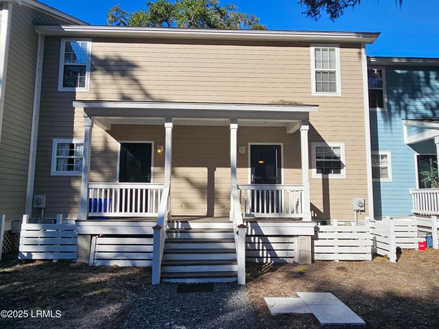 1105 13th St Apt E, Port Royal, SC 29935