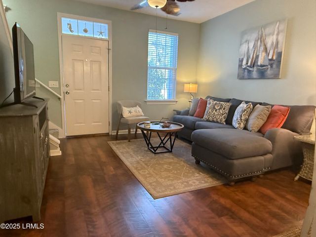 1105 13th St Apt E, Port Royal, SC 29935