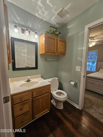 1105 13th St Apt E, Port Royal, SC 29935