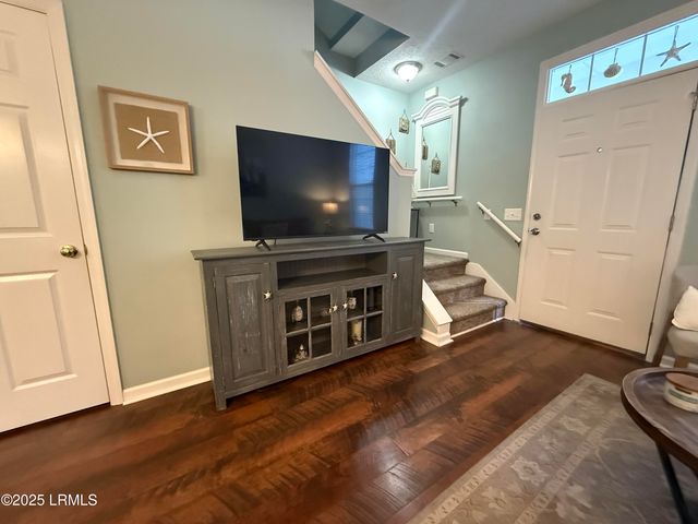 1105 13th St Apt E, Port Royal, SC 29935