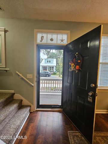 1105 13th St Apt E, Port Royal, SC 29935