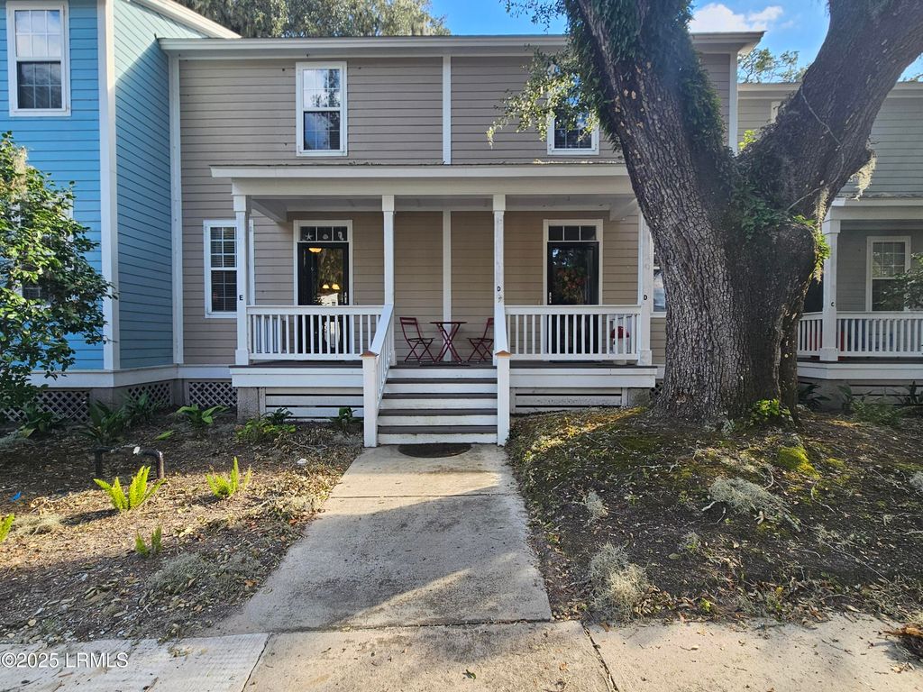 1105 13th St Apt E, Port Royal, SC 29935