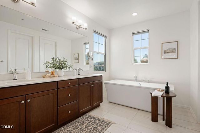 5075 Manzano Street, Camarillo, CA 93012