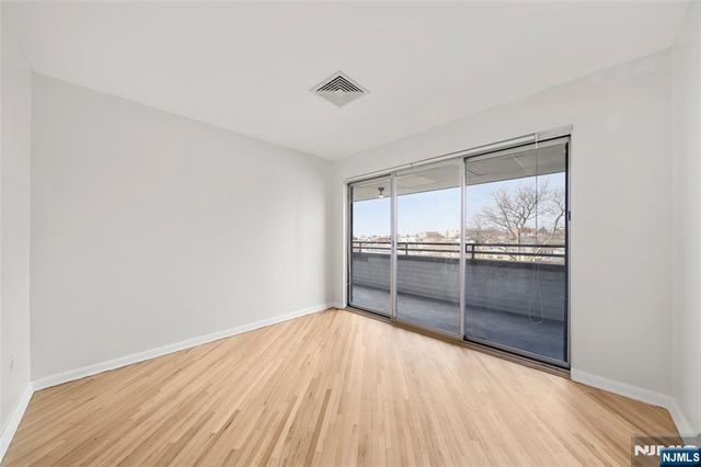 364 Palisade Avenue 5B, Cliffside Park, NJ 07010