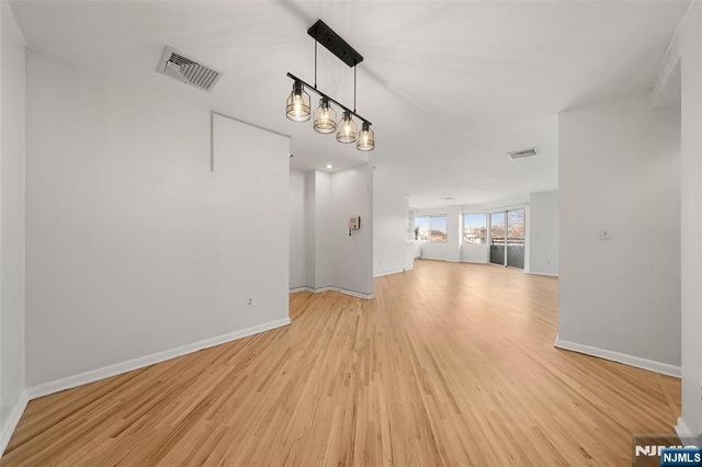 364 Palisade Avenue 5B, Cliffside Park, NJ 07010