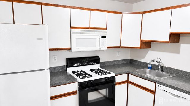 903 Woodhaven Drive, Edison, NJ 08817
