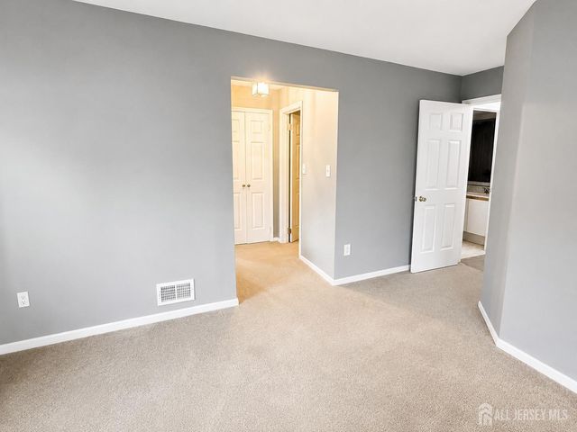 903 Woodhaven Drive, Edison, NJ 08817