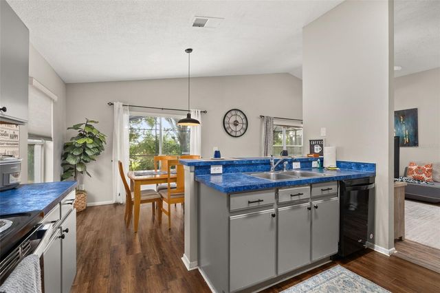 425 CASTLEMAIN CIRCLE, Davenport, FL 33897