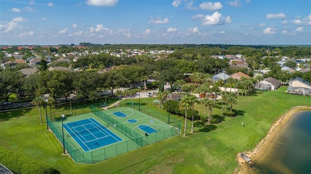 425 CASTLEMAIN CIRCLE, Davenport, FL 33897