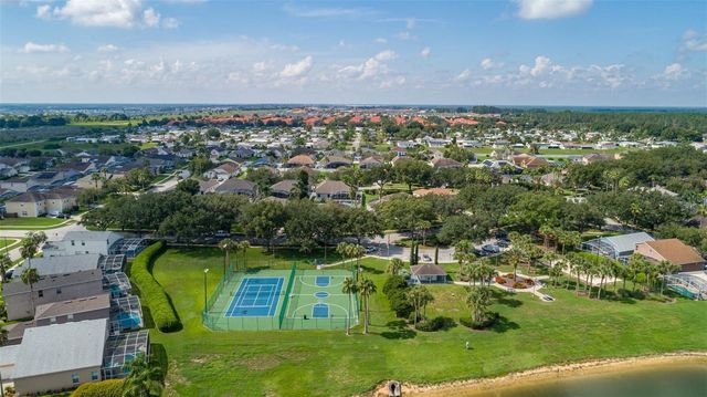 425 CASTLEMAIN CIRCLE, Davenport, FL 33897