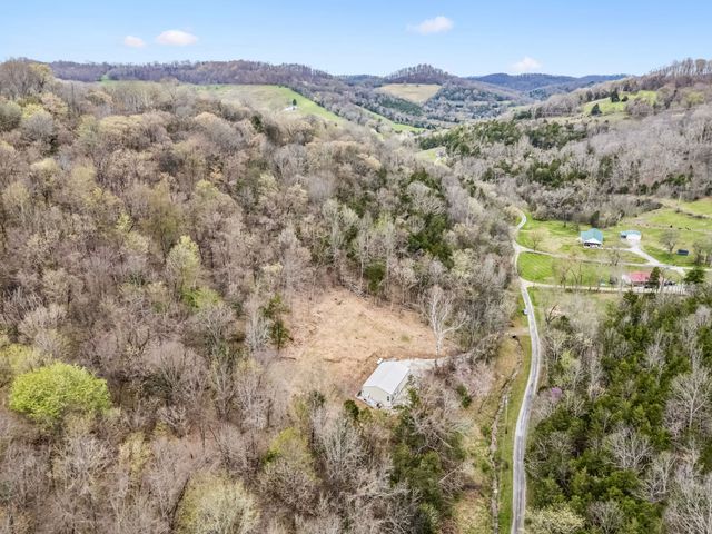 18 York Ln, Elmwood, TN 38560
